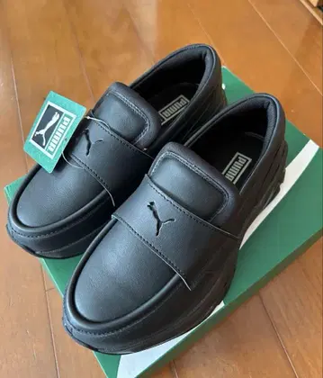 [ 시착만 한 상품 택 포함 ] Puma 블랙 로퍼 23.0cm