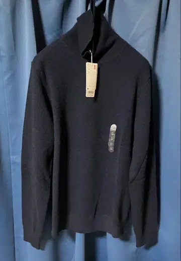 [ 미사용 새상품 ] UNIQLO 캐시미어 100% 터틀넥 스웨터 M