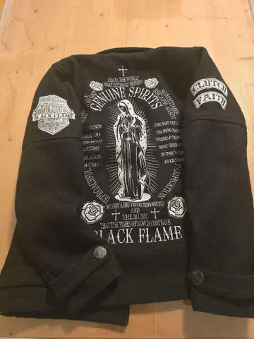 BLACK FLAME P코트 마리아 자수