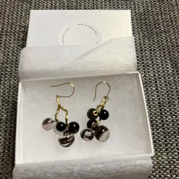 오카베 마키코 귀걸이 샤봉