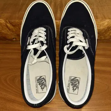 VANS의 스니커즈