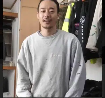 챔피온 데미지 가공 그레이 맨투맨