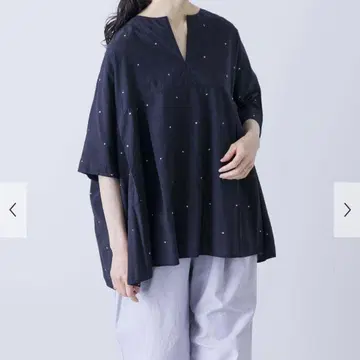 카구레 도트 자수 와이드 풀오버 네이비
