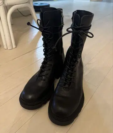 ZARA 레이스업 부츠 천연 가죽 36 사이즈
