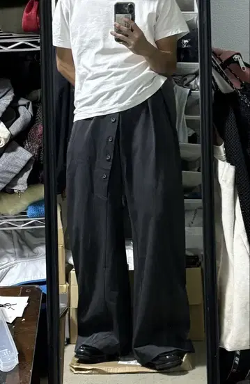 Lunar Eclipse' loop-up grey live-pleated