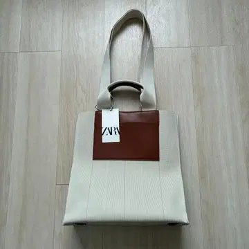 ZARA 화이트 브라운 토트백 캔버스 패브릭
