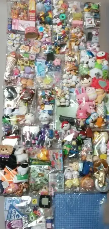 캐릭터 굿즈 묶음 판매