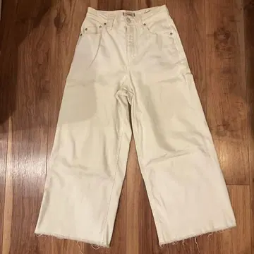 YANUK 화이트 와이드 레그 데님