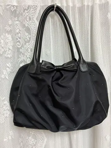 프랑코 페라로 리본 포함 비즈 장식 블랙 토트백