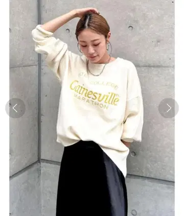 새상품급 Ungrid 로고 자수 루즈 니트 아이보리
