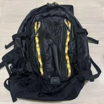 THE NORTH FACE 더 노스 페이스 블랙/골드 백팩