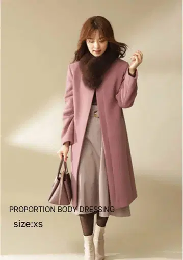 프로포션 바디 드레싱 퍼 달린 노카라 코트