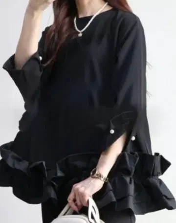 펄 장식 밑단 셔링 프릴 상의