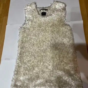 ato 화이트 퍼 베스트 슬리브리스