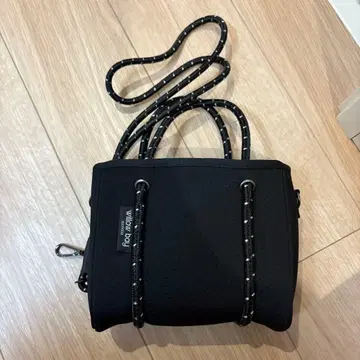 윌로우 베이 미니 토트 블랙