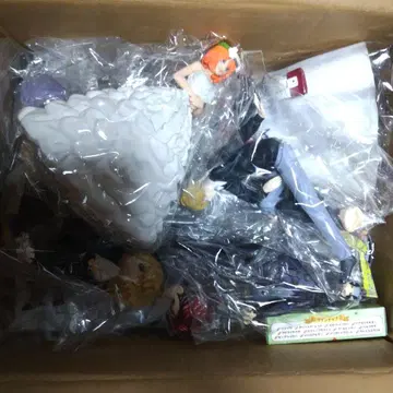 애니메이션 굿즈 300점 이상 (종이류 제외)