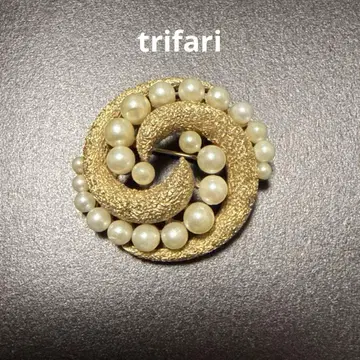 Trifari 브로치