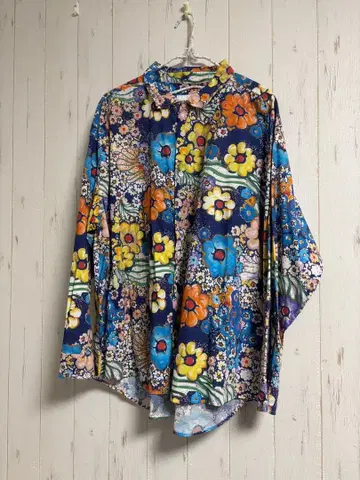 츠모리치사토 니코앤드 셔츠