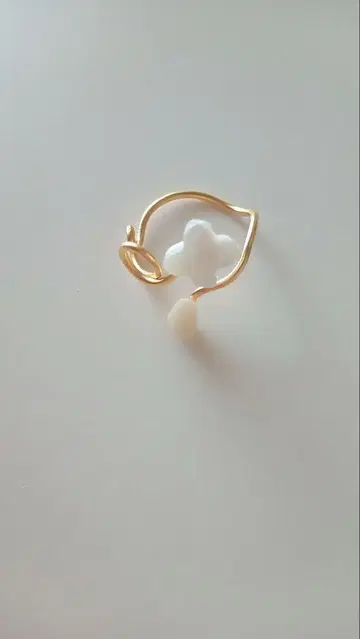 아틀리에 두 사봉 뱅글뱅글 감싸는 꽃 펄 반지