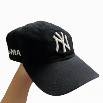 MoMA 양키스 캡 네이비