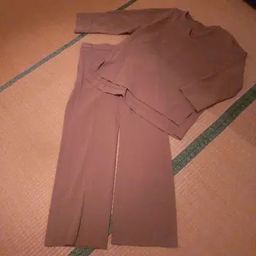 베이지 V넥 긴팔 팬츠 셋업