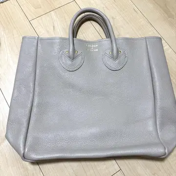 영 앤 올슨 토트