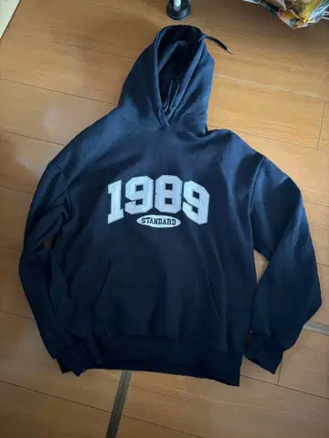 1989 STANDARD 후드 부착 후드티 네이비 속기모