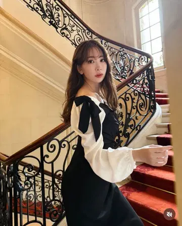 Herlipto Faubourg 숄더 리본 드레스