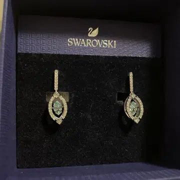 Swarovski 크리스탈 리프 귀걸이