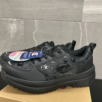 Champion 블랙 스니커즈