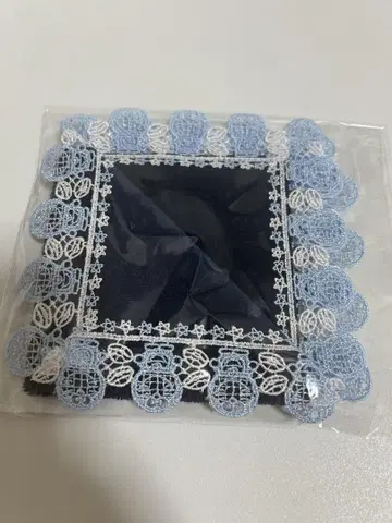 치카자와 레이스 도라에몽 콜라보 네이비 타월 손수건