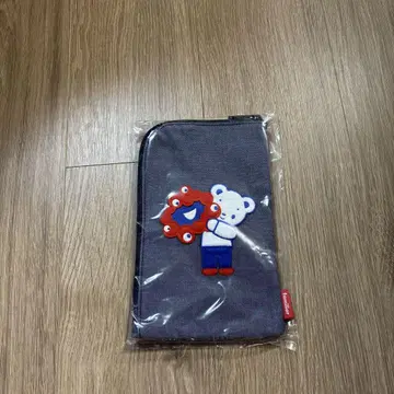 미야쿠미야쿠 패밀리아 파우치