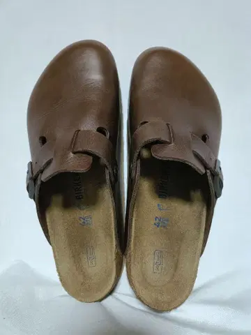 버켄스탁 보스턴 브라운 가죽 사보 샌들 42