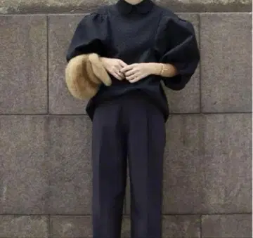 마차트 블랙 퍼프 슬리브 셔츠
