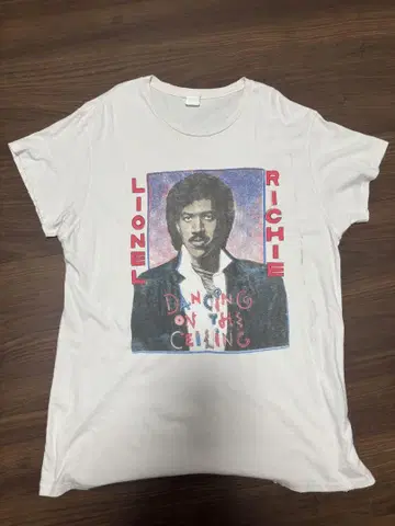 라이오넬 리치 댄싱 온 더 씨링 티셔츠