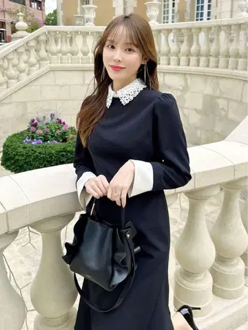 셀포드 레이스 카라 부착 원피스