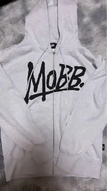 MOBB 후드티