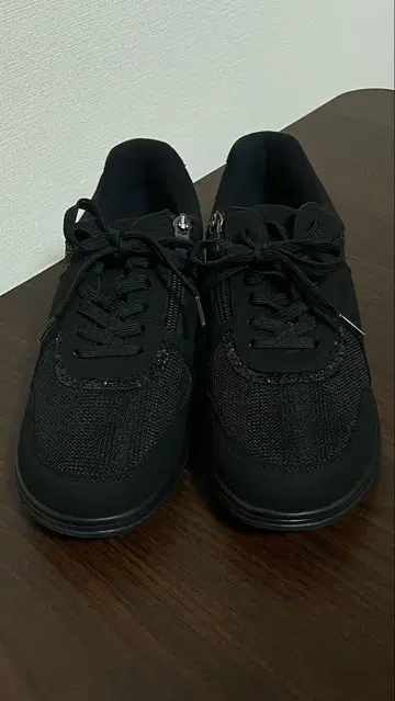 할메크 KIRAMEKI 경량 스니커즈 24.0cm