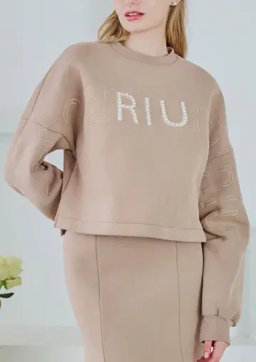 Riu 펄 로고 트레이너