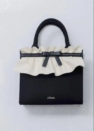 plum 숄더백 블랙/아이보리
