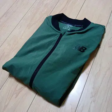 새상품급! New Balance 봄버 자켓 M (일본 사이즈 L) 그린