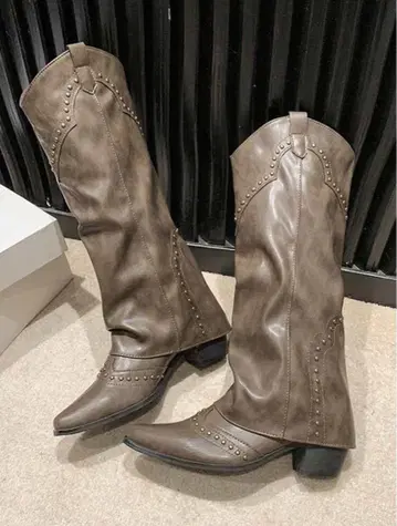 스터드 장식 브라운 롱 부츠