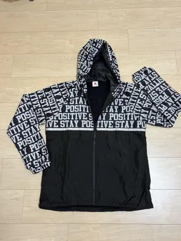 le coq sportif 경량 충전솜 윈드 브레이커 가을~겨울
