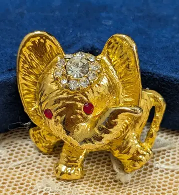 SPHINX 스핑크스 클리어 컬러 카보숑 빨간 눈 코끼리 브로치