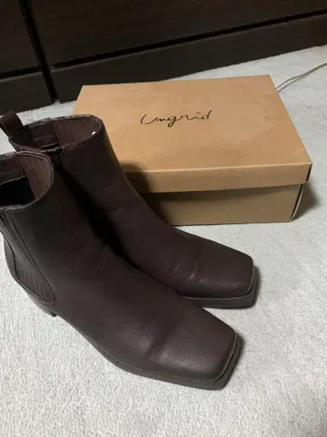 Ungrid 사이드 고어 부츠