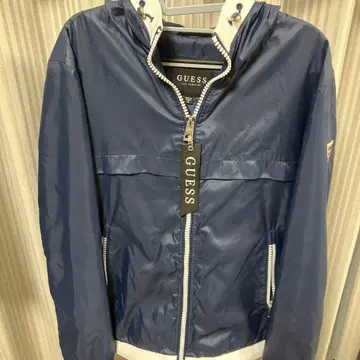 GUESS 네이비 점퍼 M 사이즈