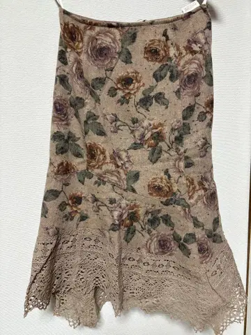 LEST ROSE 꽃무늬 밑단 레이스 타이트 스커트 핑크 베이지