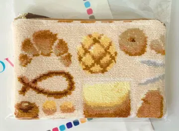 러브러리 바이 페이 베이커리 플랫 파우치