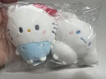 산리오 캐릭터즈 니코 키링 헬로키티 x 시나모롤