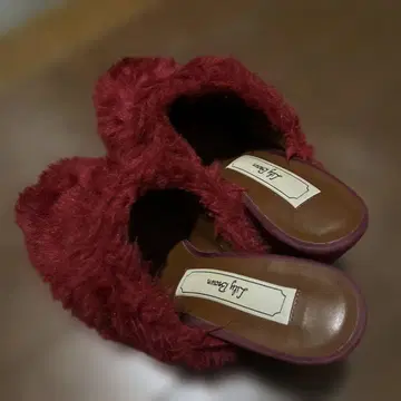 Lily Brown 레드 퍼 뮬